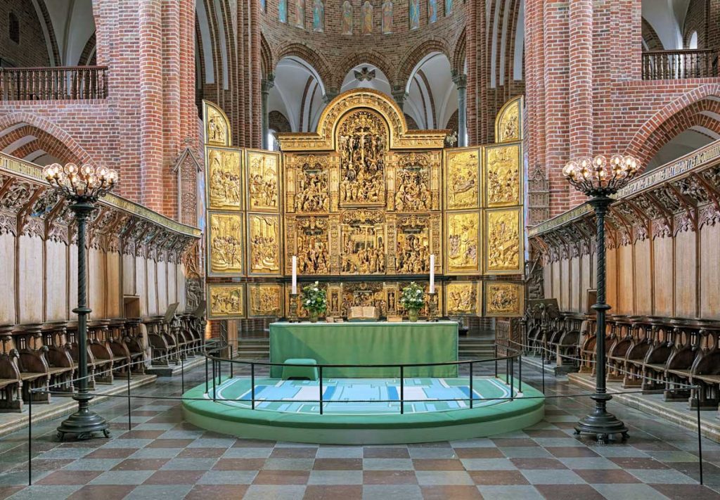 Altar in Roskilde Cathedral - Copyright Mikhail Markovskiy - stock.adobe.com
